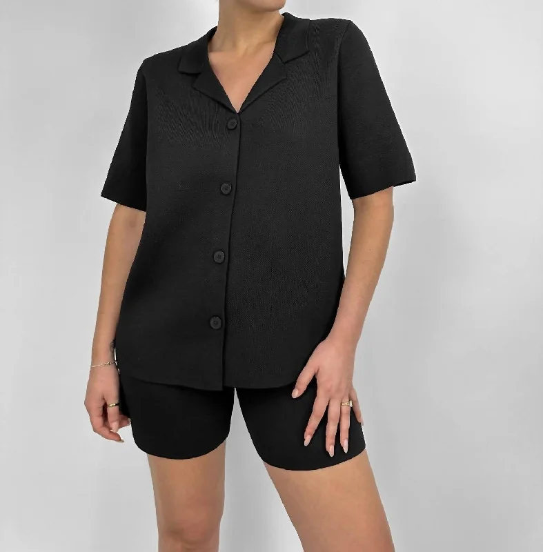 Button Down Box Fit Knit Collared Top In Black