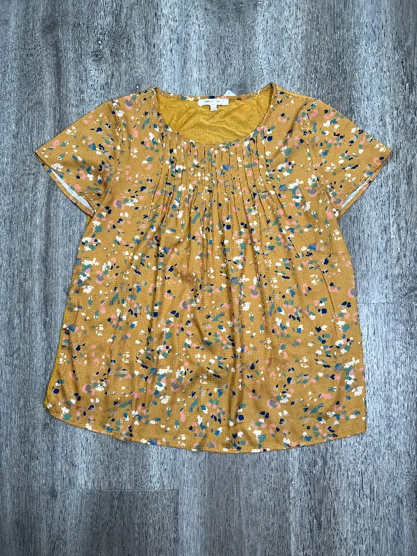 Yellow Top Short Sleeve Skies Are Blue, Size S